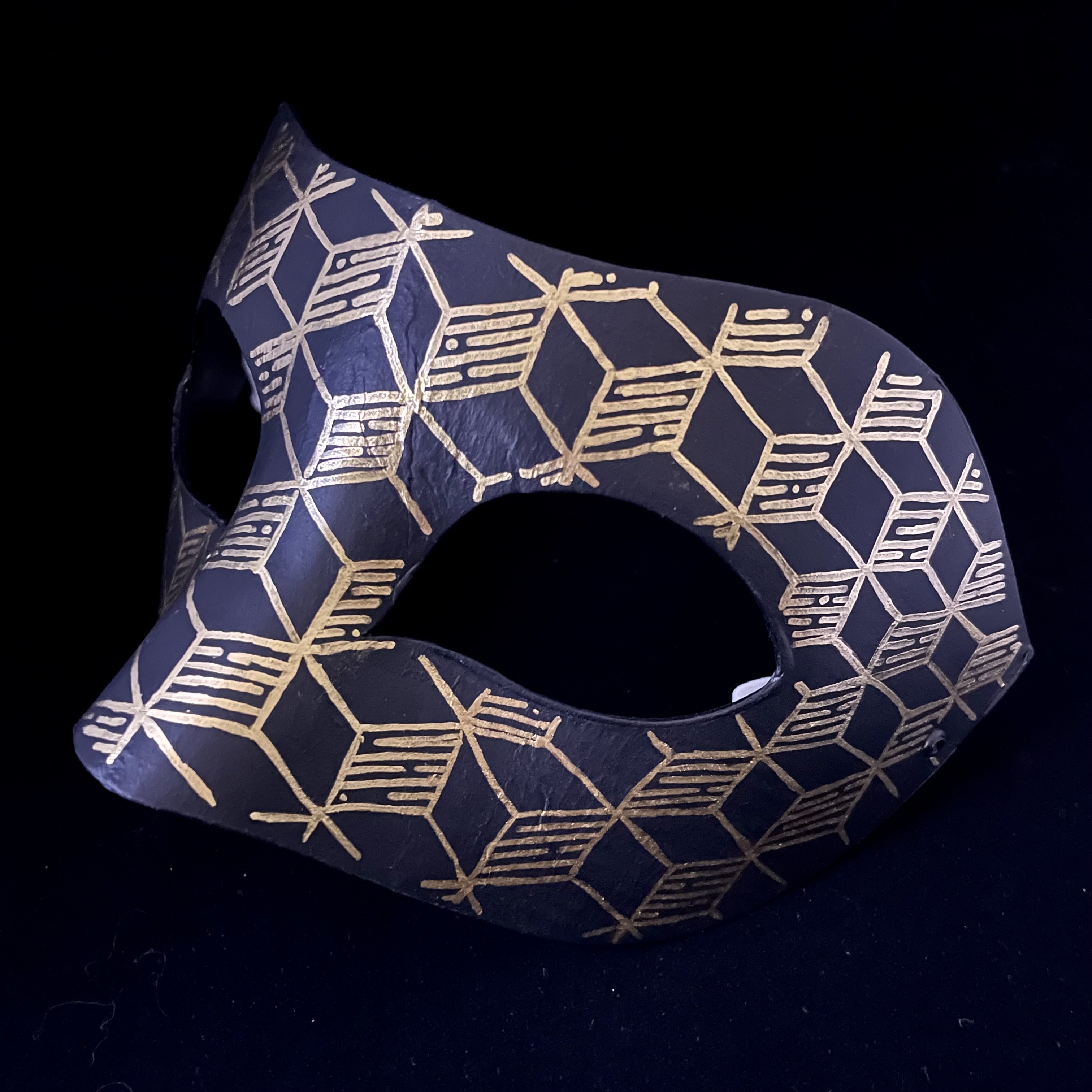 mask with cubed pattern